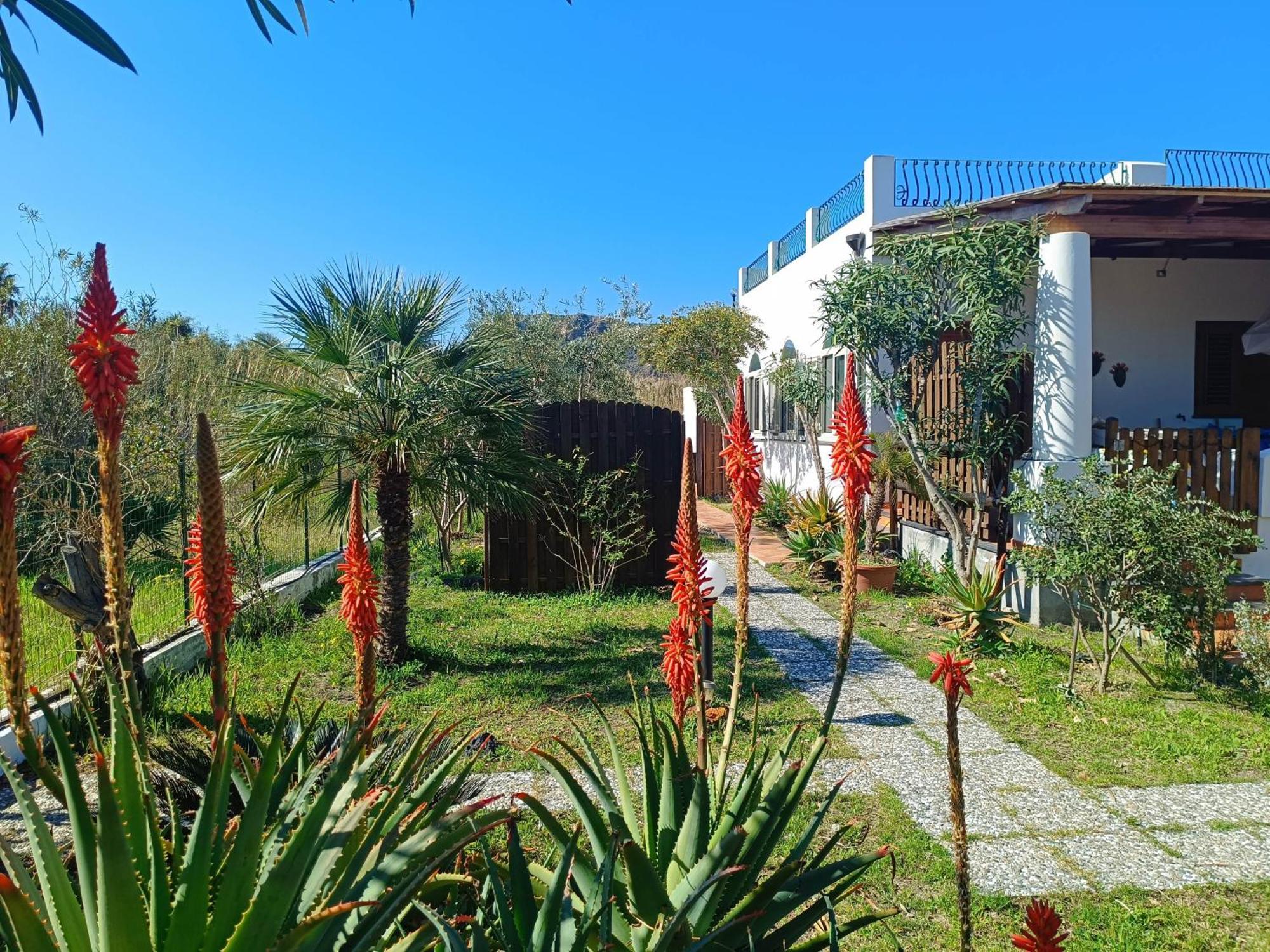 Villa Garden & Sea à Vulcano  Extérieur photo