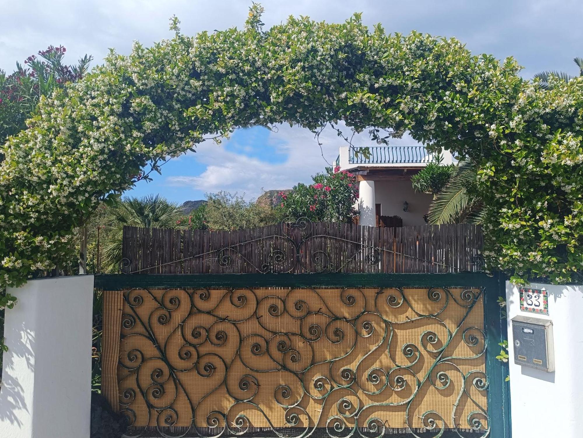 Villa Garden & Sea à Vulcano  Extérieur photo